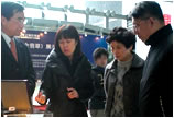 上海市政府领导视察21Gem世博特许钻石展展位