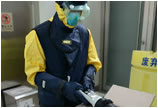 韩国人携带含放射性物质首饰入境 用于加工手链